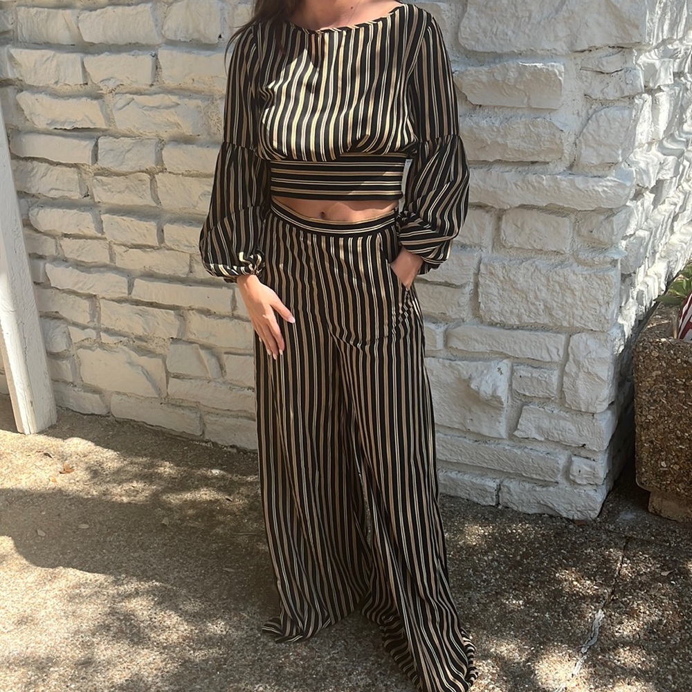 2 piece Striped Pant Suit! Size 3!